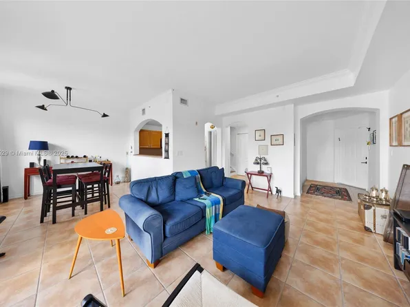 8858 W Flagler St APT 210, Miami, FL 33174