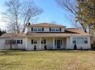 60 Clearview Dr, Tinton Falls, NJ 07724