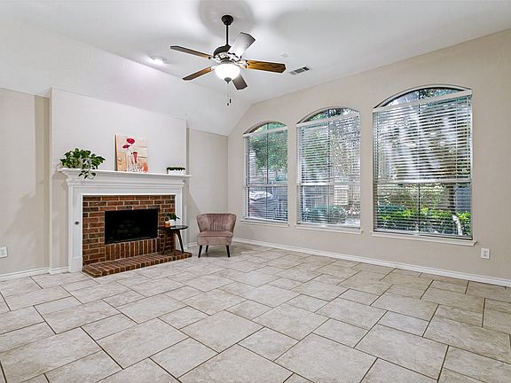 4th image of 1609 Shadow Crest Dr