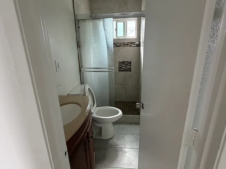 1448 Valenza Ave — Photo 6