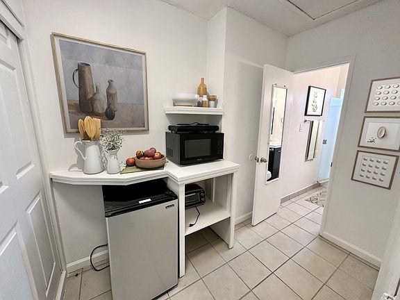 2nd image of 3333 Mentone Ave #6B