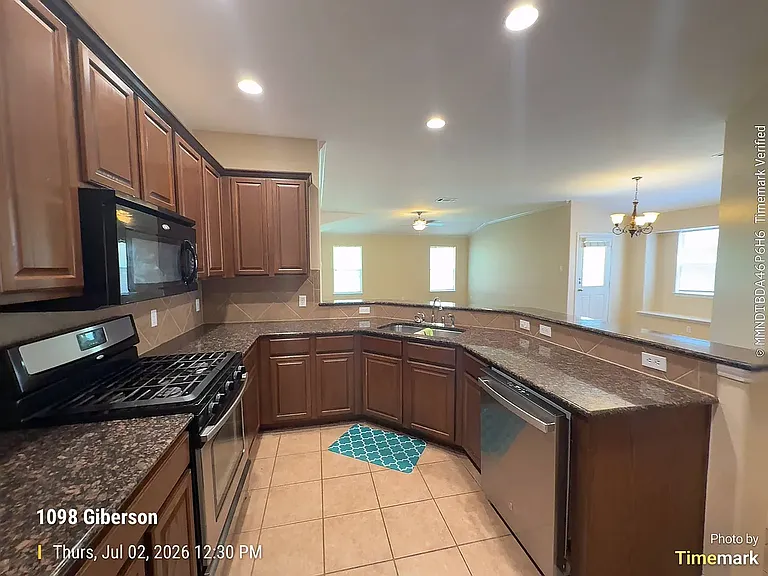 1098 Giberson Way — Photo 2