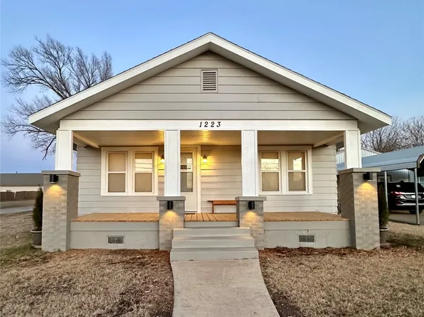 1223 W 14th St, Sulphur, OK 73086