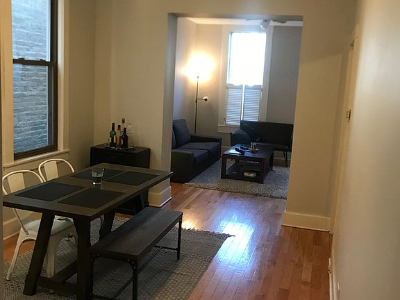 2nd image of 1025 W Diversey Pkwy #1
