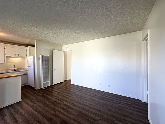 3rd image of 117-121 S K St #4