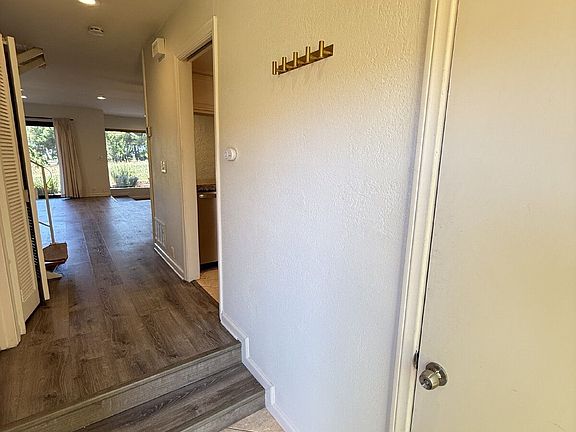4th image of 1911 Estrella De Mar Ct Unit B
