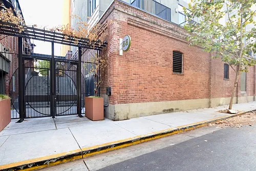 88 Bush St Photo 1