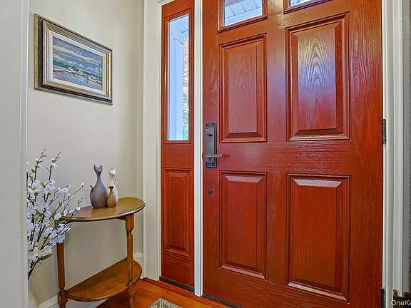 4th image of 16 Sherwood Avenue