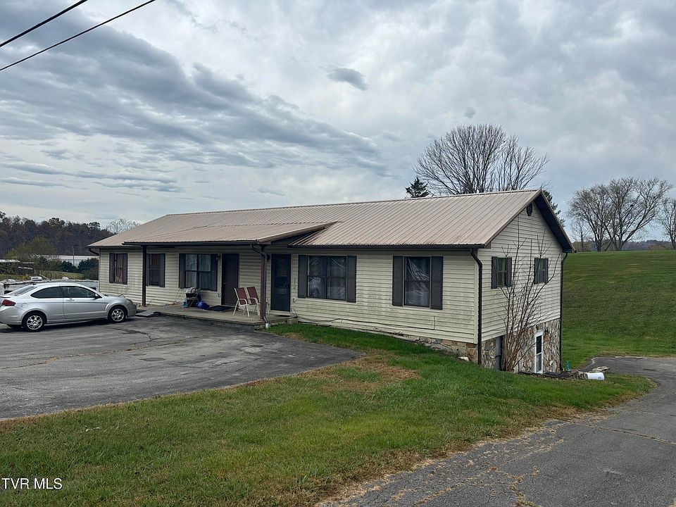 2nd image of 40 Hummingbird Ln