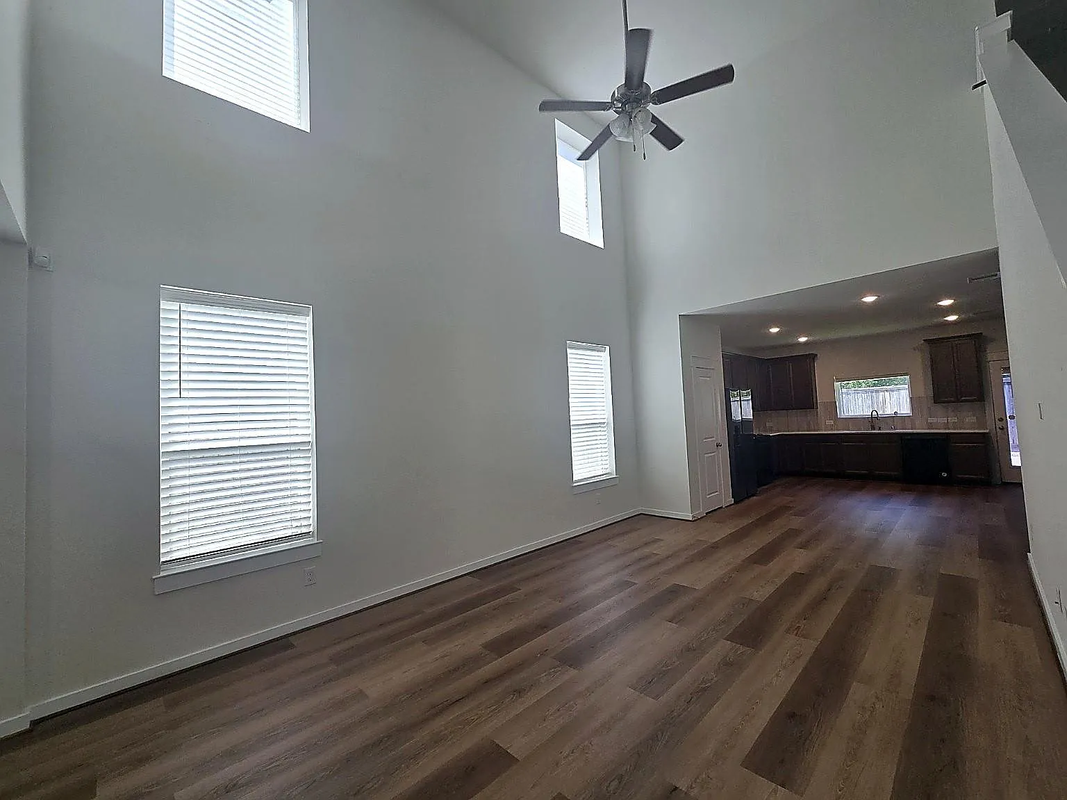 3 bed, 2.5 bath, 1762 sqft, $2,200 — Photo 3