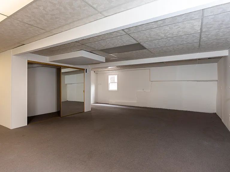 373 Moraga Ave — Photo 49