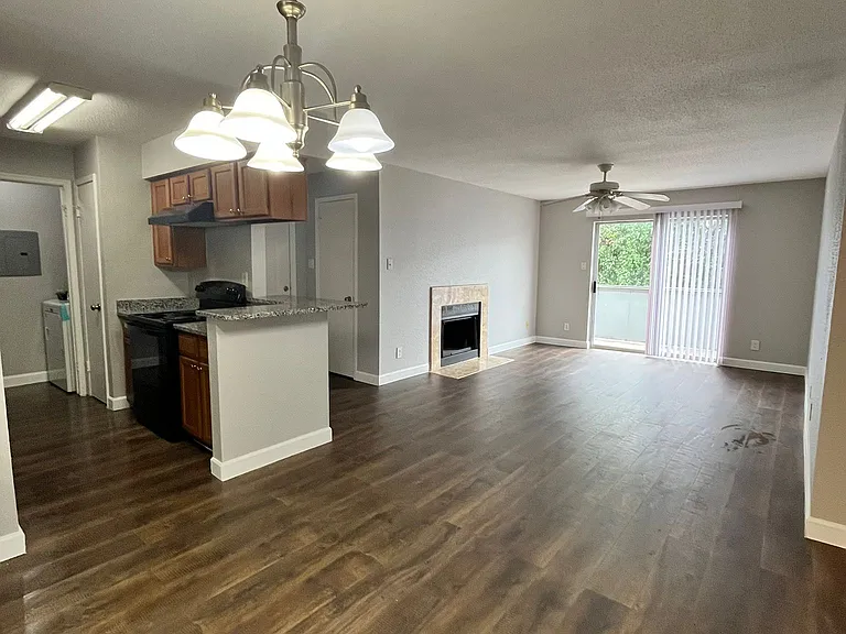 9700 Leawood Blvd — Photo 3