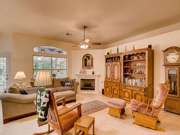5th image of 2312 Giddens Dr
