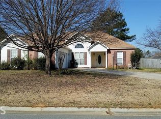 132 Castle Pines Dr, Bonaire, GA 31005