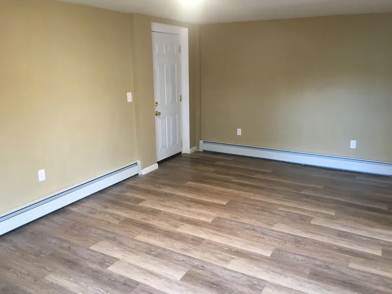 242 Main Street - Red Pod — Photo 11