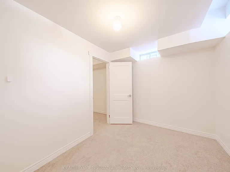 2057 Horace Duncan Cres #BASEMENT — Photo 11