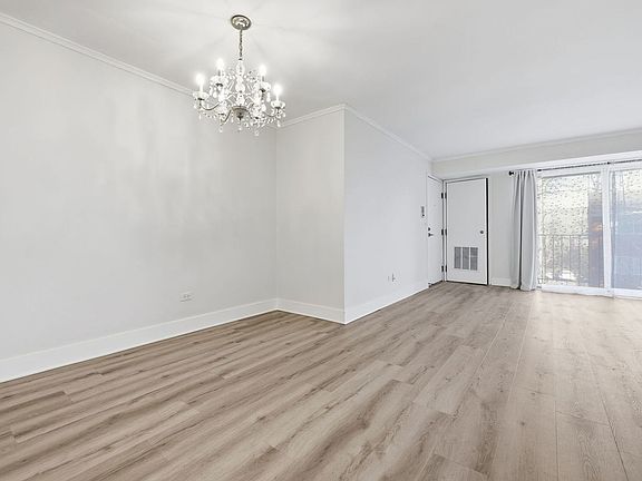 5th image of 382 Oak Trails Rd APT 301