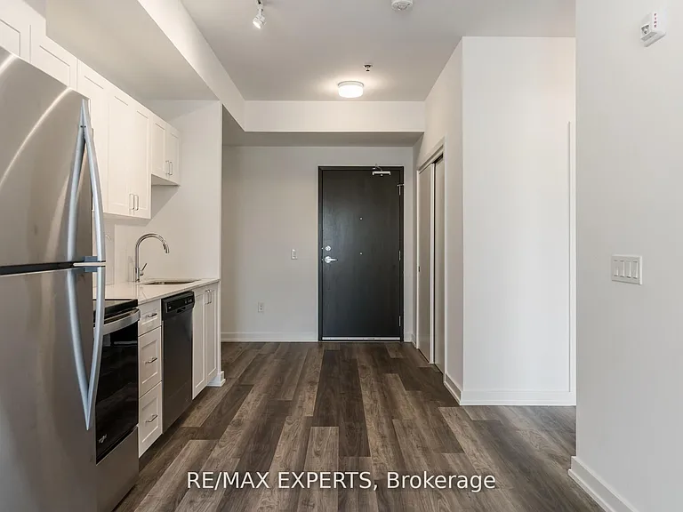 430 Essa Rd #424 — Photo 9