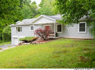 26 Olena Dr, Whitesboro, NY 13492