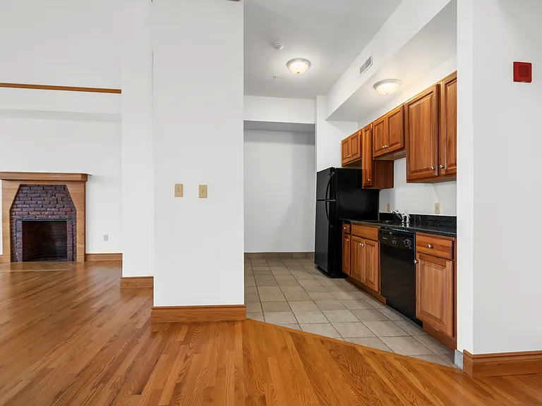 795 Elm St #401 — Photo 2