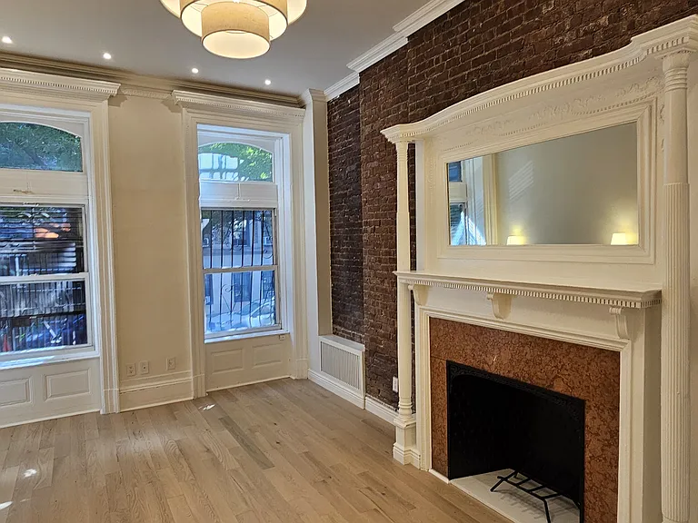 169 W 76th St #1F — Photo 1