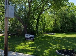 38256 Lake Shore Blvd, Willoughby, OH 44094