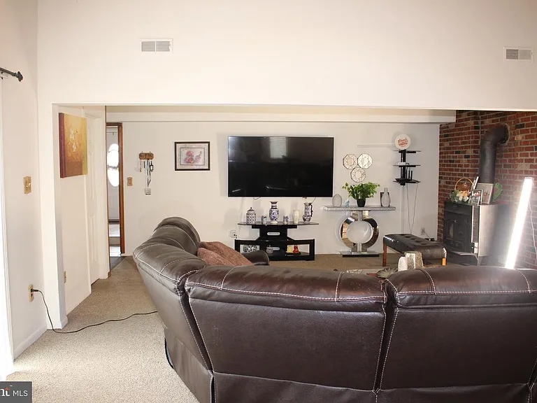 219 Meadow Dr — Photo 36