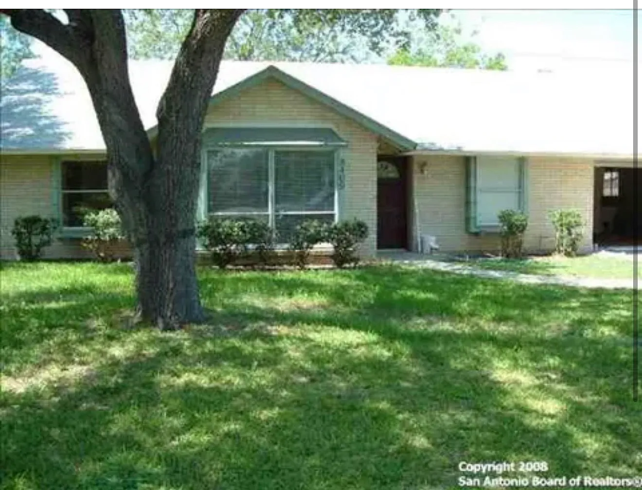 4 bed, 1834 sqft, $1,825 — Photo 2
