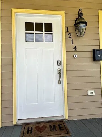 3 bed, 2.0 bath, 1208 sqft, $2,000 — Photo 3