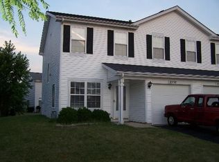 2752 Cedar Glade Rd, Naperville, IL 60564