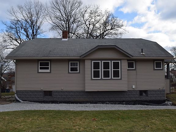 5th image of 443 Westmoreland St