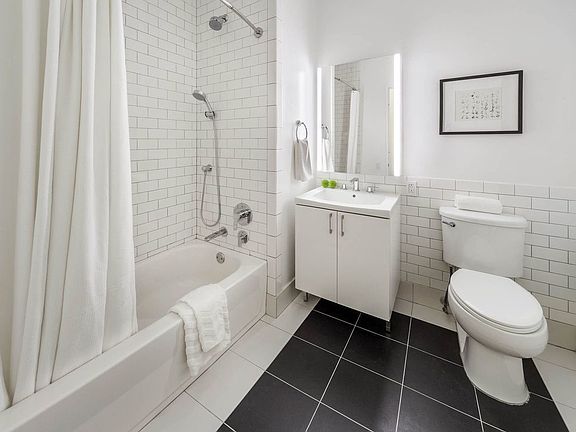 4th image of 70 Pine St APT 4507