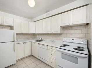 Summit Place, Toronto, ON M4A 1W3