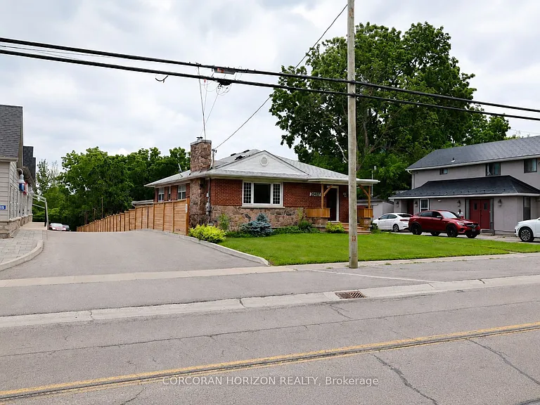 20407B Leslie St #MAIN — Photo 2