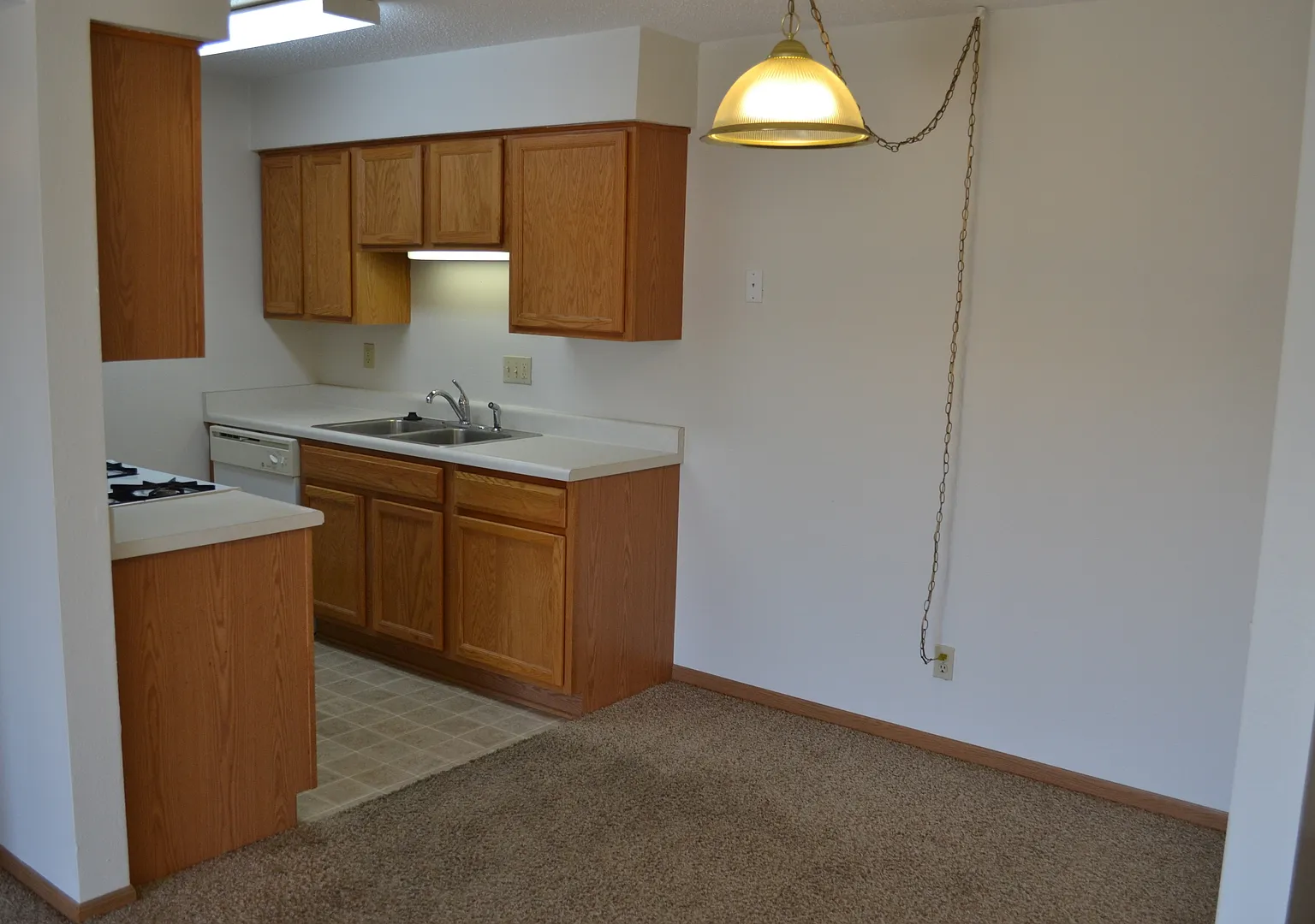 4915 Todd — Photo 2