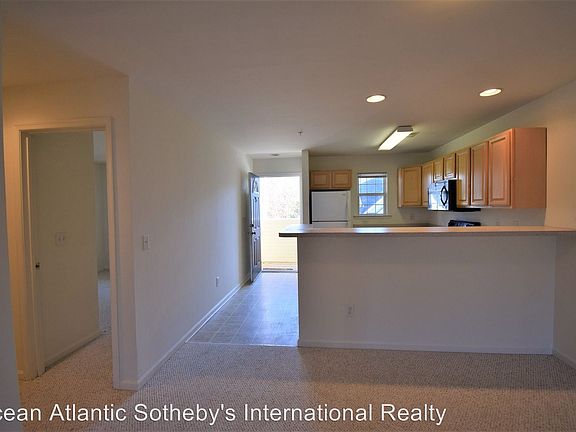 4th image of 17293 King Phillip Way Unit 9