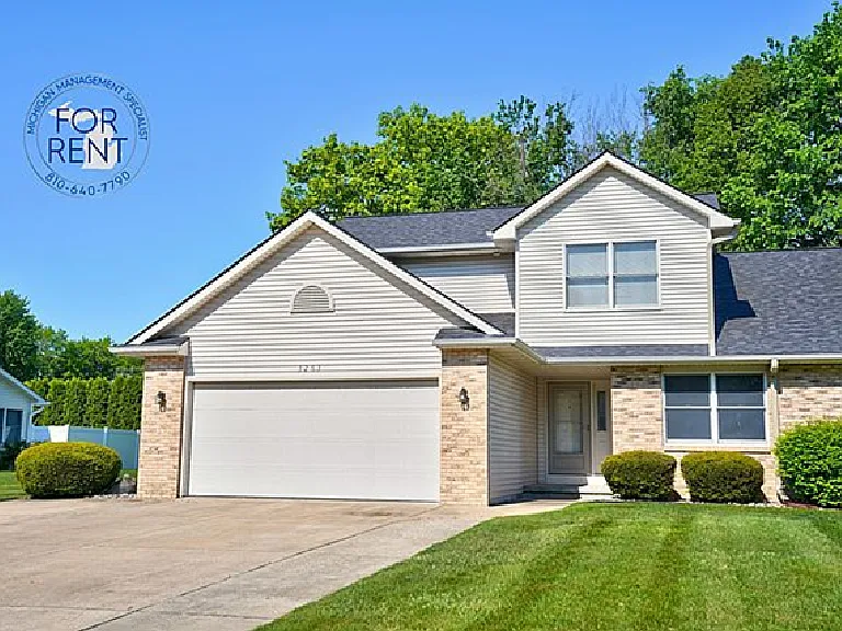 3263 Silverwood Dr — Photo 4