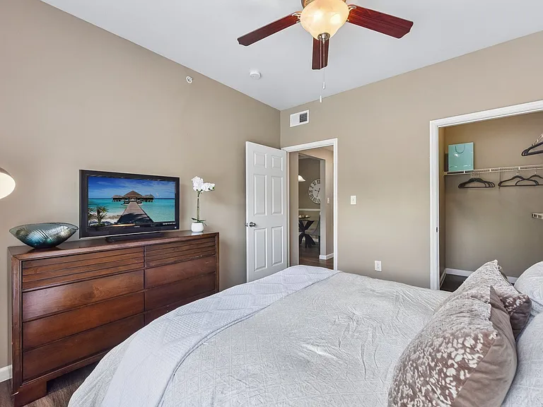 Madison Dell Ranch Apartments — Photo 34