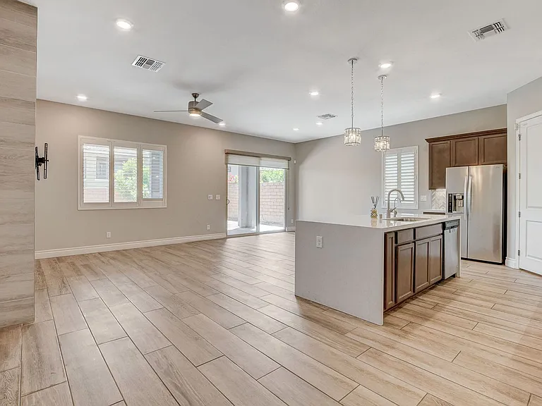 4124 Elegant Chateau St — Photo 10