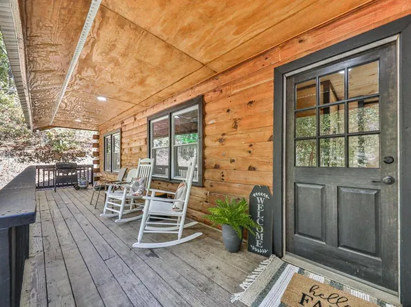 1166 Hodgins Ln, White, GA 30184