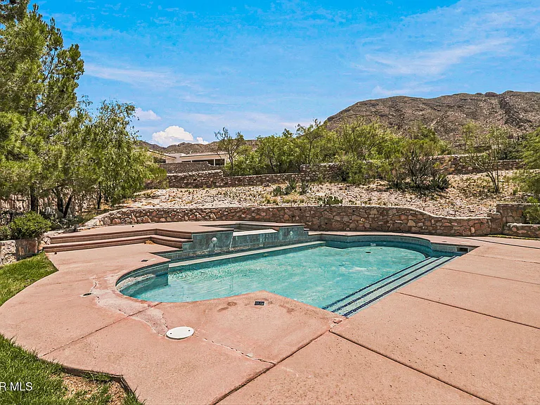 5601 Burning Tree Dr — Photo 56