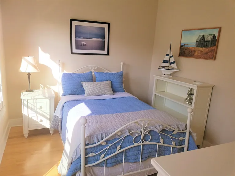 8 Canoe Place Ldg — Photo 15