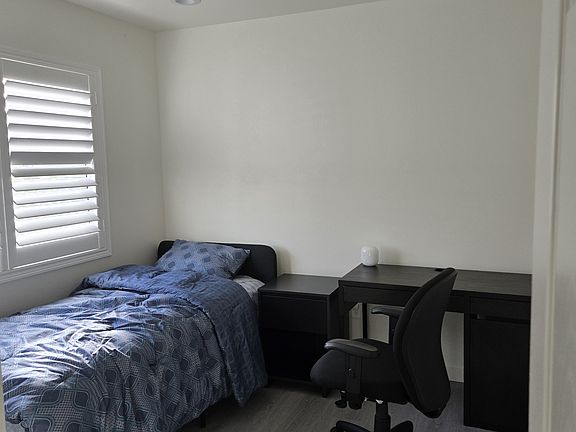 2nd image of 6230A N Lewis Ave