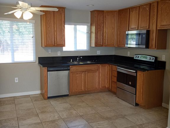 3rd image of 226 Cindy Ln