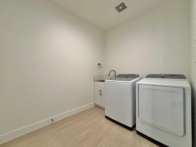 842 Greenfield Dr — Photo 8