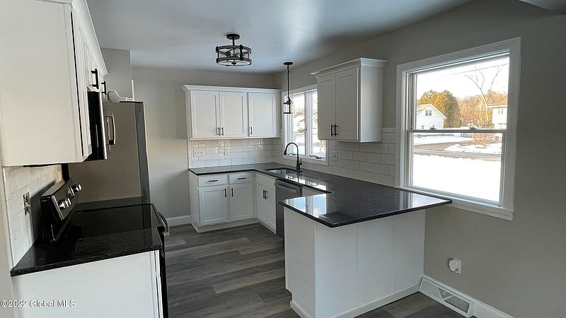 5th image of 307 Goode Street