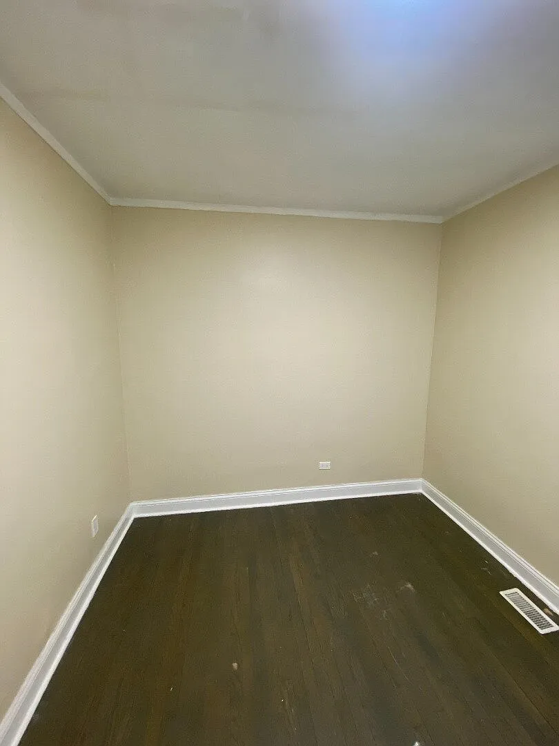 3 bed, 1.0 bath, $1,500 — Photo 2
