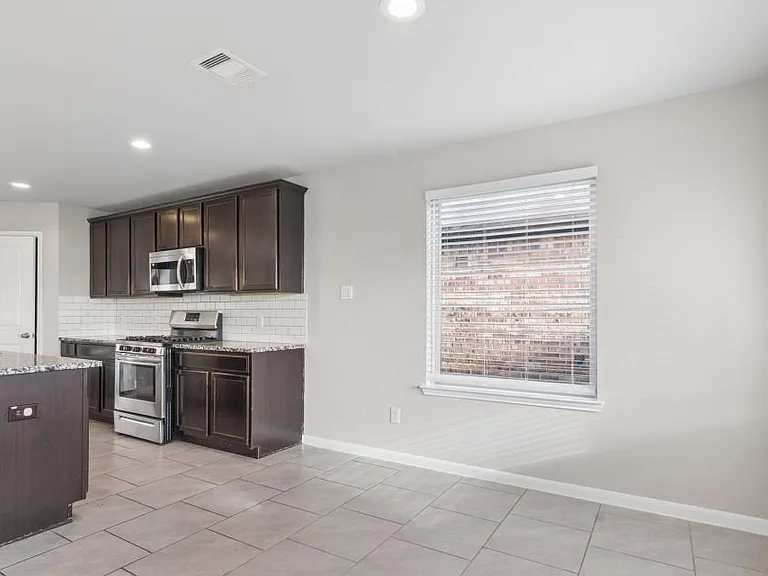 3931 McDonough Way — Photo 6