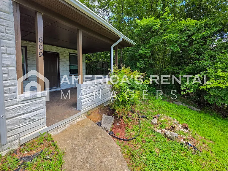 609 Quebec Dr — Photo 5