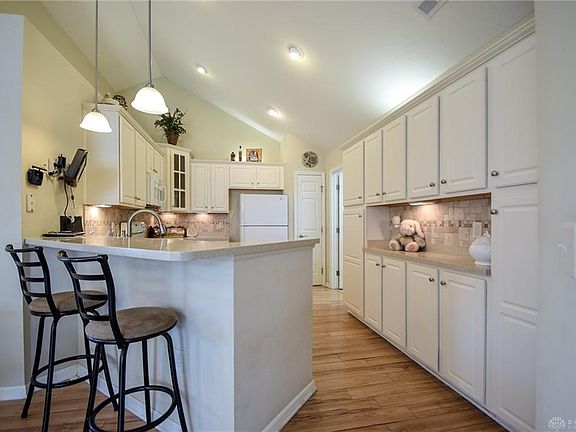 4th image of 4687 Cobblestone Dr
